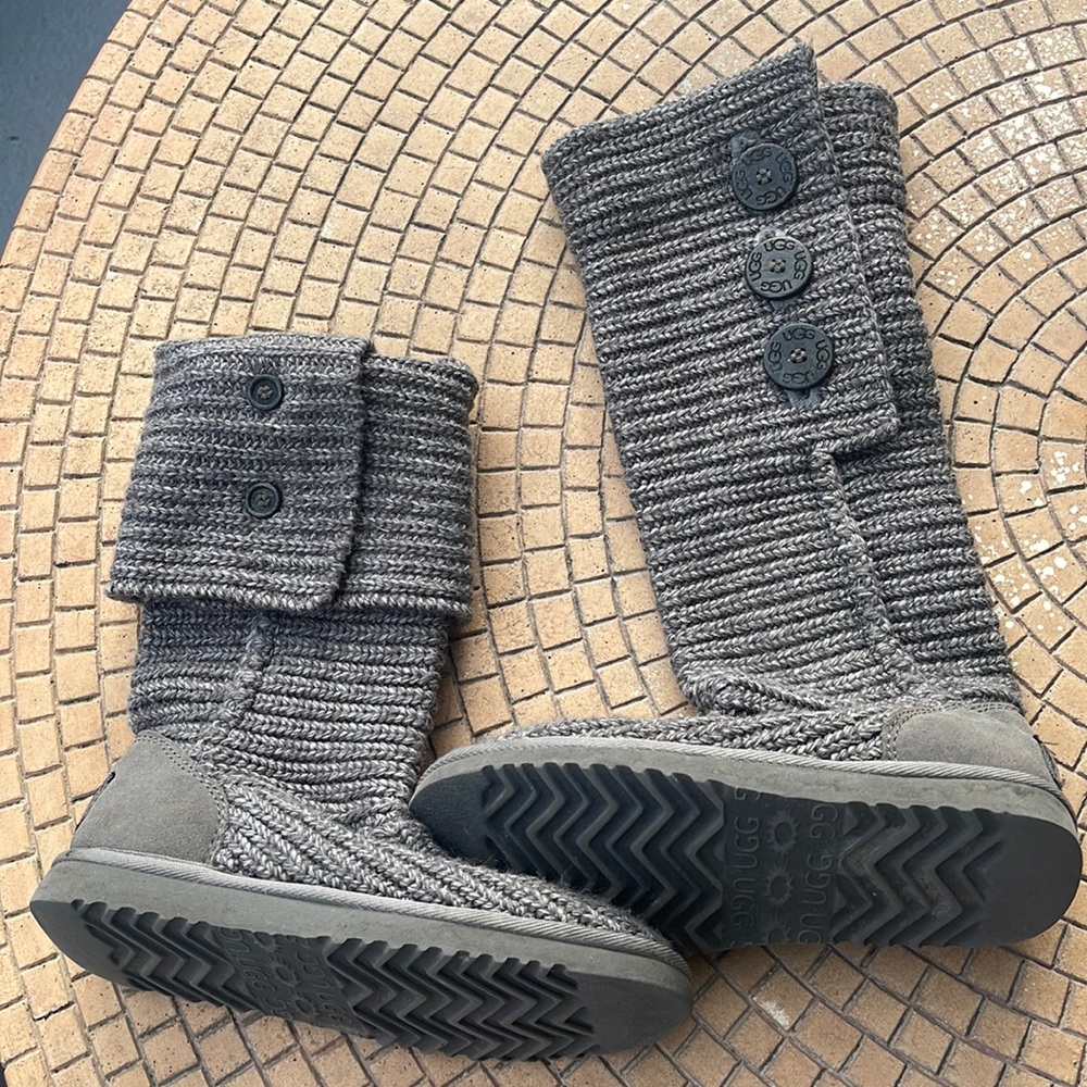 Ugg Classic Cardy II Knit Boot size 5 grey